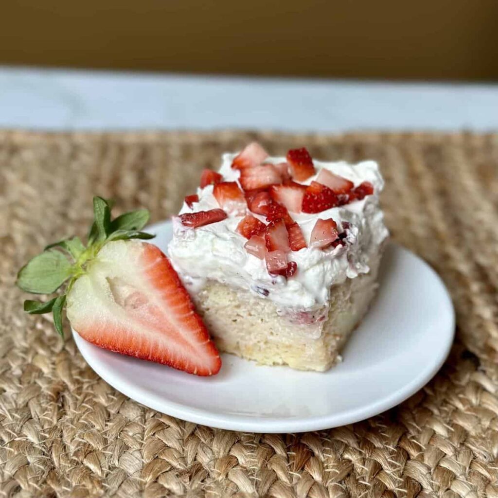 Strawberry Tres Leches Cake 2 3251FC5A 1293 4805 A861 1FCF452F0377